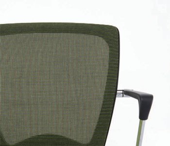 Combines the excellent ventilation by using a high elasticity mesh material Backrest and gives coolness while seated for long time.