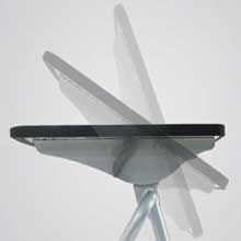 It can be easily folded by using the folding lever.