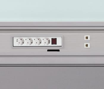 Multi tab can be fixed on top and bottom of the bottom panel. Can easily use the power switch and enjoy the comfortable office environment.