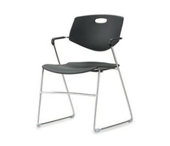 CH7240KGPP CH7240KGPF (Fabric Pad) 535 565 820 21• 221/4•321/4
– Injection molded plastic armrest – Vertical stacking system – Glide for anti-slip and shock mitigation – Self-tilting function